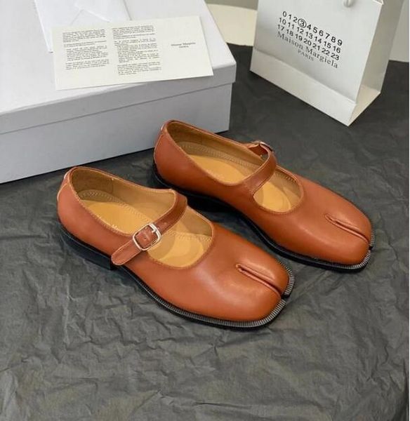 luxury ball dress shoes horseshoe toe shoes mm6 ballet shoes semi-casual shoes flat lambskin leg party tabi sandals ballet shoes leather ank, Black
luxury ball dress shoes horseshoe toe shoes mm6 ballet shoes semi-casual shoes flat lambskin leg party tabi sandals ballet shoes leather ank, Black