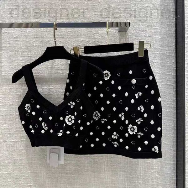 two piece dress designer chan home 2023 new summer women's sets fashion vest short skirt womens grade knitting flower suit birthday mot, White
two piece dress designer chan home 2023 new summer women's sets fashion vest short skirt womens grade knitting flower suit birthday mot, White