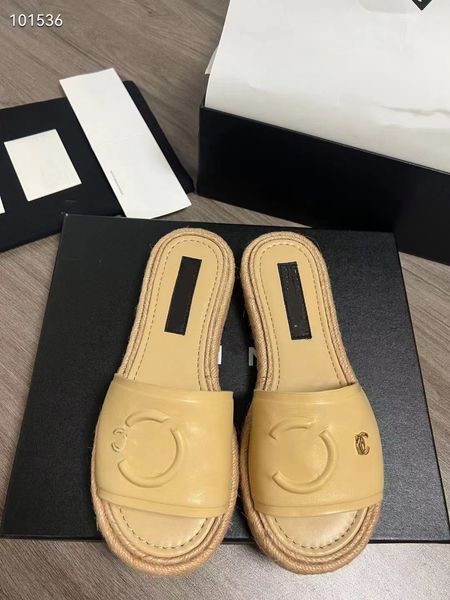 2023 summer luxury sandals designer women flip flops slipper fashion genuine leather slides metal chain ladies casual shoes 35-41, Black
2023 summer luxury sandals designer women flip flops slipper fashion genuine leather slides metal chain ladies casual shoes 35-41, Black