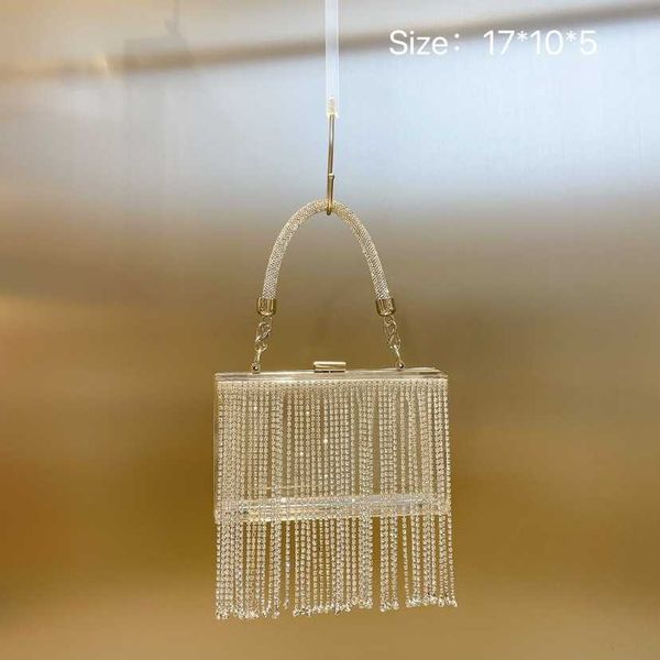 women's bag 2023 new korean net red rhinestone tassel acrylic lock box bag single shoulder cross shoulder small square bag 230613
women's bag 2023 new korean net red rhinestone tassel acrylic lock box bag single shoulder cross shoulder small square bag 230613