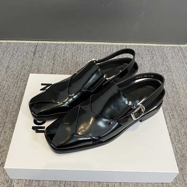 2023 spring/summer new woven hollow square head button flat bottom low heel baotou sandals women's trend, Black
2023 spring/summer new woven hollow square head button flat bottom low heel baotou sandals women's trend, Black