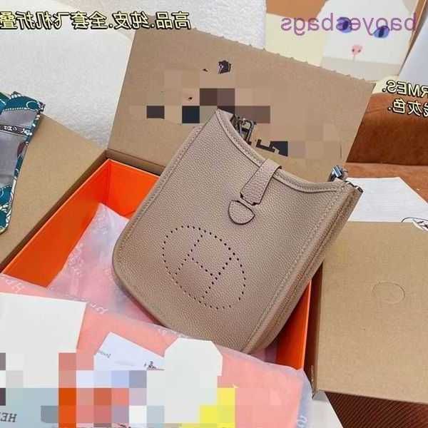 designer bag 2023 tote evelynbag bags h head layer cowhide leather bucket hollowed out single shoulder crossbody 1 5rd2 2 with iep3
designer bag 2023 tote evelynbag bags h head layer cowhide leather bucket hollowed out single shoulder crossbody 1 5rd2 2 with iep3