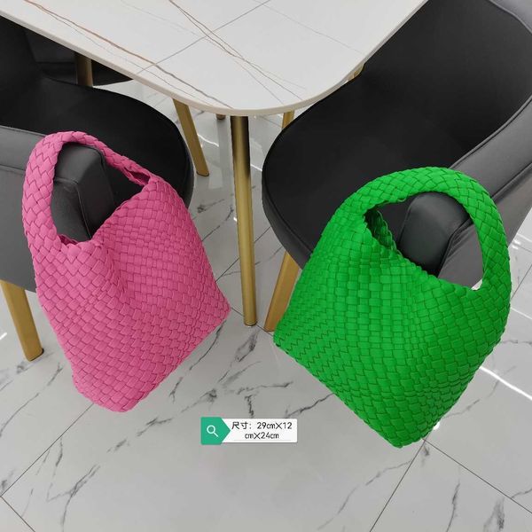 2023 new pure hand knitted soft leather women's handbag small fashion shopping versatile mother and child bag
2023 new pure hand knitted soft leather women's handbag small fashion shopping versatile mother and child bag