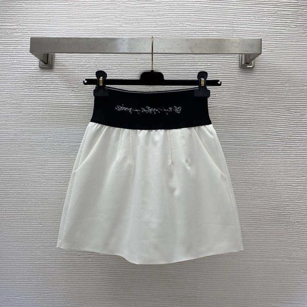 23ss designer skirts women designer clothes new letter ribbon splice slim fit high waist womens a-line half skirt short skirt women clothes, Black
23ss designer skirts women designer clothes new letter ribbon splice slim fit high waist womens a-line half skirt short skirt women clothes, Black