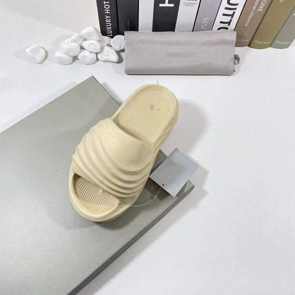 slipper sandals women luxury brand shoes summer outdoor lovely sunny beach woman shoes slippers letter printed shoe size 35-42 black white r
slipper sandals women luxury brand shoes summer outdoor lovely sunny beach woman shoes slippers letter printed shoe size 35-42 black white r
