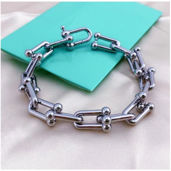 horseshoe u-shaped interbuckle bracelet korean version personality bamboo micro-inlaid diamond light luxury glossy hand decoration factory f, Golden;silver
horseshoe u-shaped interbuckle bracelet korean version personality bamboo micro-inlaid diamond light luxury glossy hand decoration factory f, Golden;silver