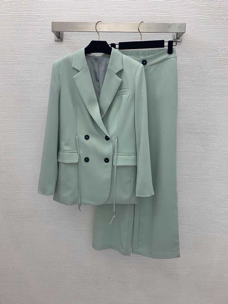 23ss women pants sets women designer clothes double-breasted jacket with moderate thickness in four seasons mid-waist straight trousers suit, White
23ss women pants sets women designer clothes double-breasted jacket with moderate thickness in four seasons mid-waist straight trousers suit, White
