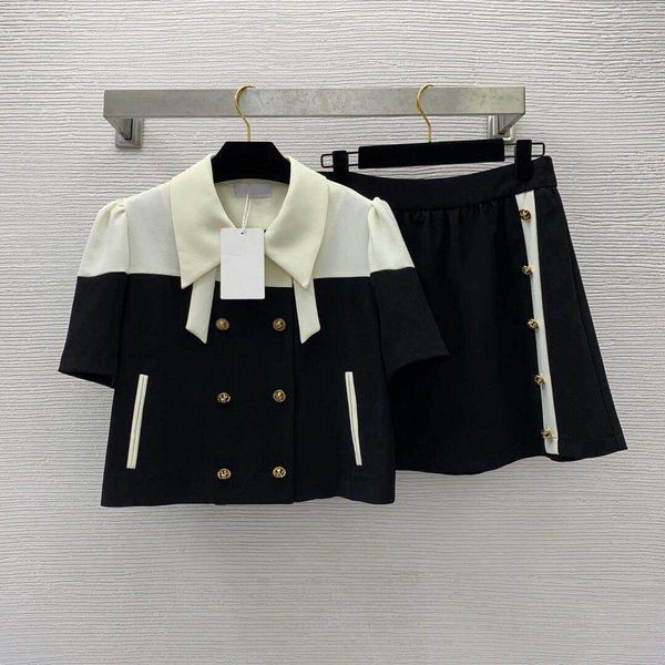 23ss skirt set women designer clothes color contrast double breasted bubble sleeve lapel short jacket high waisted slim a-line half skirt se, White
23ss skirt set women designer clothes color contrast double breasted bubble sleeve lapel short jacket high waisted slim a-line half skirt se, White