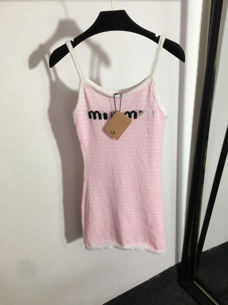 23ss summer dresses women dress women designer clothes summer new fashion minimalist chest letter stripe knitted strap dress women clothes, Black;gray
23ss summer dresses women dress women designer clothes summer new fashion minimalist chest letter stripe knitted strap dress women clothes, Black;gray