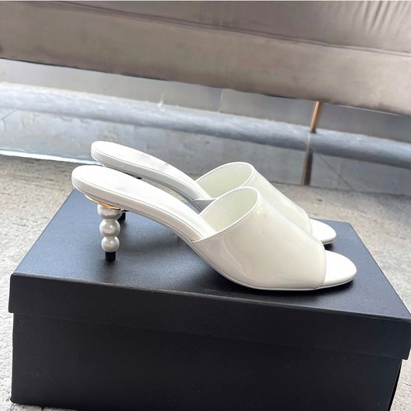 pearl heel slippers patent leather mules exposed toe summer fashion luxury designer women's shoes outdoors shoe factory delivery with b, Black
pearl heel slippers patent leather mules exposed toe summer fashion luxury designer women's shoes outdoors shoe factory delivery with b, Black