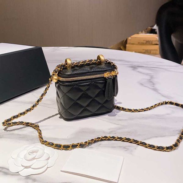 22ss fashion girls classic double little mini gold ball box bags elegant genuine leather luxury designer womens tiny vanity cosmetic outdoor
22ss fashion girls classic double little mini gold ball box bags elegant genuine leather luxury designer womens tiny vanity cosmetic outdoor