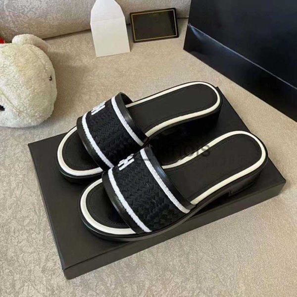 Slippers Luxurys Shoes Slipper slides For Women Fashion Classic black sandals Heatshoes Platform Gear Bottoms Beach lightweight slippers resorts plat
