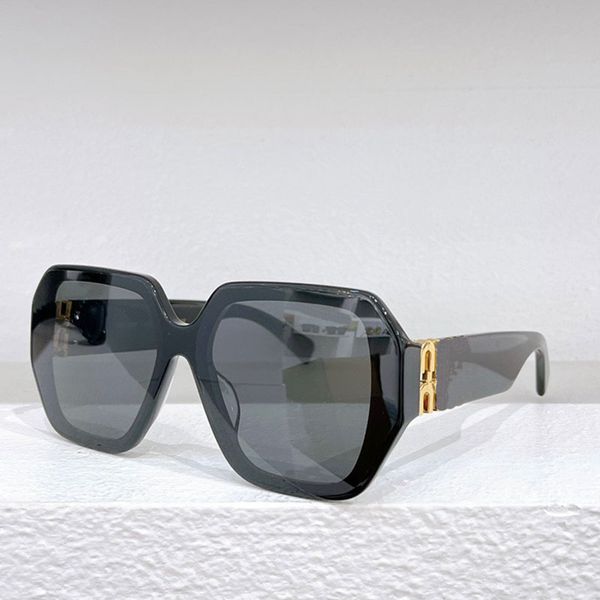 oversized frame sunglasses for women fashion designer black frame gold logo for women outdoor travel sunvisor shades 71 lunettes de soleil 6, White;black
oversized frame sunglasses for women fashion designer black frame gold logo for women outdoor travel sunvisor shades 71 lunettes de soleil 6, White;black