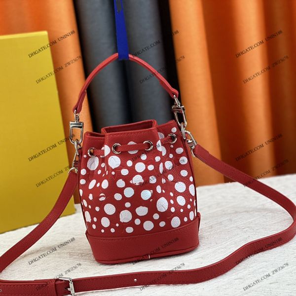 23ss womens luxurys designers totes bag handbags white dots bucket flowers shouder crossbody women handbag pouch purse 16 cm
23ss womens luxurys designers totes bag handbags white dots bucket flowers shouder crossbody women handbag pouch purse 16 cm