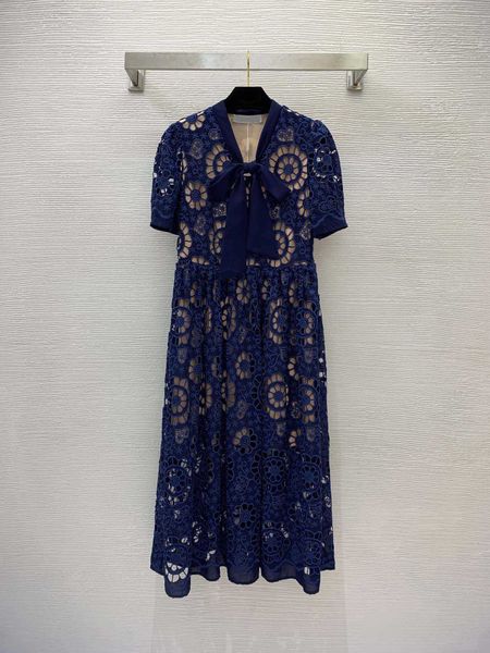 23ss summer dresses women dress women designer clothes fashion new hollow fabric ribbon neck bow tie up waist slim short sleeve dress women, Black;gray
23ss summer dresses women dress women designer clothes fashion new hollow fabric ribbon neck bow tie up waist slim short sleeve dress women, Black;gray