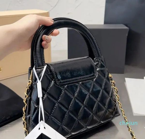 2023 new fashion totes women purse fashion messenger bags classic black shoulder crossbody handbag
2023 new fashion totes women purse fashion messenger bags classic black shoulder crossbody handbag