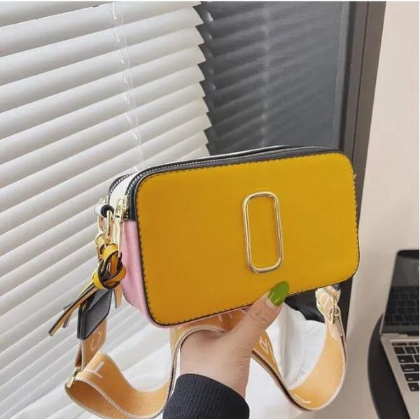 luxury designer handbag plain handbag ladies shoulder bag classic handbag fashion messenger purse camera bags case card pocket handbag
luxury designer handbag plain handbag ladies shoulder bag classic handbag fashion messenger purse camera bags case card pocket handbag