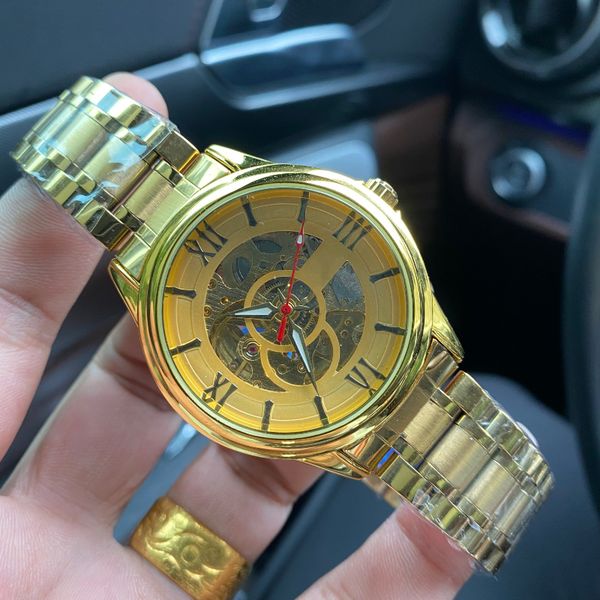 2023 luxury men's automatic watch sapphire glass 40mm stainless steel sky blue dial luxury super luminous waterproof movement watch, Slivery;brown
2023 luxury men's automatic watch sapphire glass 40mm stainless steel sky blue dial luxury super luminous waterproof movement watch, Slivery;brown