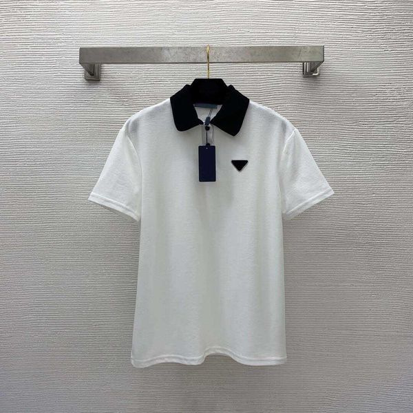 23ss womens t-shirt tee women designer clothes summer new metal triangle polo collar short sleeve t-shirt solid color half skirt women cloth, White
23ss womens t-shirt tee women designer clothes summer new metal triangle polo collar short sleeve t-shirt solid color half skirt women cloth, White