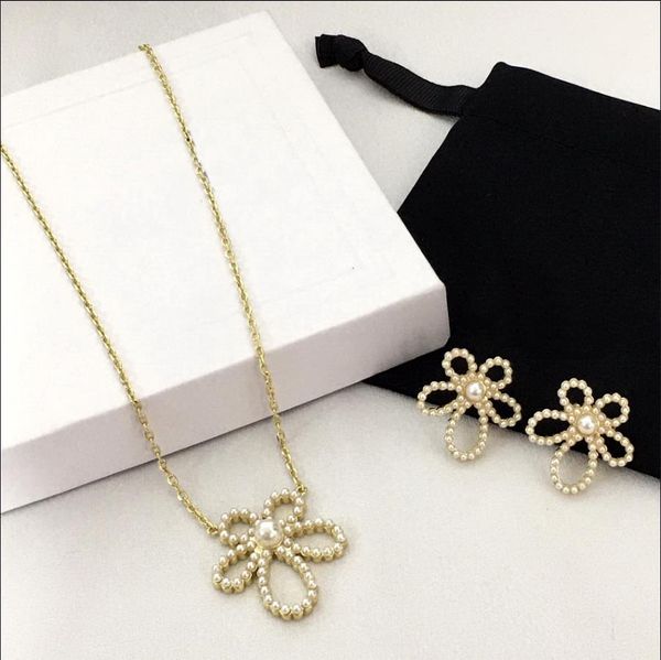 new designed triomphe pearl flower pendant necklace bracelet earring brass gold plated women designer jewelry sets ce10, Black
new designed triomphe pearl flower pendant necklace bracelet earring brass gold plated women designer jewelry sets ce10, Black