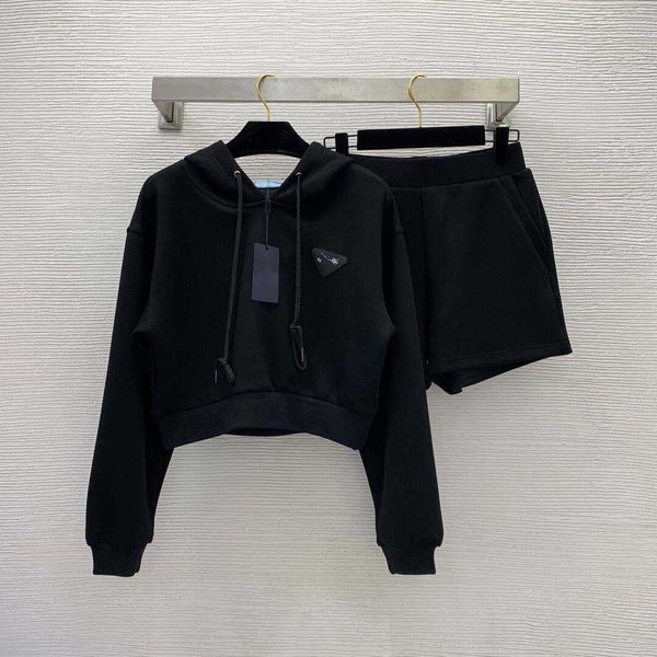 23ss women shorts sets women designer clothes new space cotton chest triangle short sweater drawcord elastic waist shorts set women clothes, White
23ss women shorts sets women designer clothes new space cotton chest triangle short sweater drawcord elastic waist shorts set women clothes, White