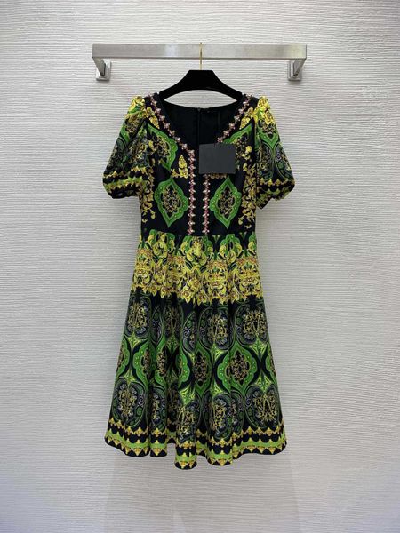 23ss summer dresses women dress women designer clothes heavy duty diamond studded beaded gold print large swing v-neck bubble sleeve dress w, Black;gray
23ss summer dresses women dress women designer clothes heavy duty diamond studded beaded gold print large swing v-neck bubble sleeve dress w, Black;gray