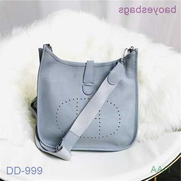 designer bag tote cowhide women's shoulder fashion 2023 cutout casual evelynbag one bags slant h a05l with logo 0df1
designer bag tote cowhide women's shoulder fashion 2023 cutout casual evelynbag one bags slant h a05l with logo 0df1