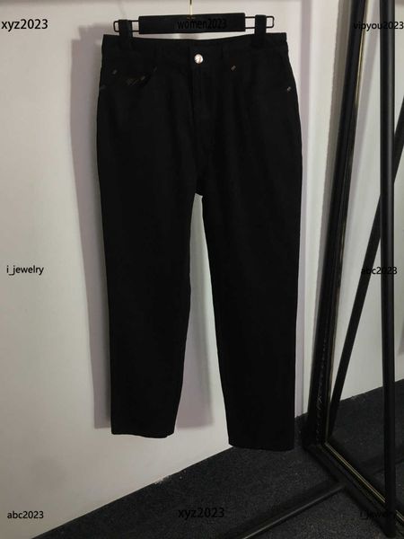 luxury designer women pants fashion pocket decoration denim pants logo hardware decoration denim trousers, Blue
luxury designer women pants fashion pocket decoration denim pants logo hardware decoration denim trousers, Blue
