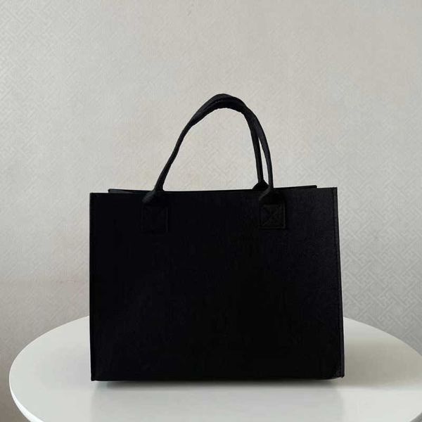 spot die niche 2023 fashion single shoulder underarm bag handheld cowhide small square bag for women, Black
spot die niche 2023 fashion single shoulder underarm bag handheld cowhide small square bag for women, Black