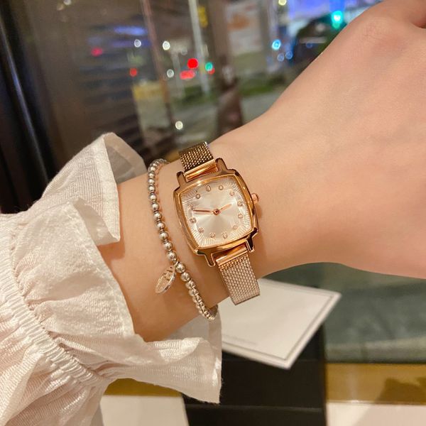 2023 women's watch 28mm square quartz watch stainless steel folding buckle women's gold watch luxury fashion watch with box, Slivery;golden
2023 women's watch 28mm square quartz watch stainless steel folding buckle women's gold watch luxury fashion watch with box, Slivery;golden