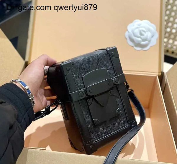 shoulder bags 23ss mens magnetic flap mini bag vertical trunk wearable wallet m82077 mens designer bag messenger purse wallet messenger cros
shoulder bags 23ss mens magnetic flap mini bag vertical trunk wearable wallet m82077 mens designer bag messenger purse wallet messenger cros