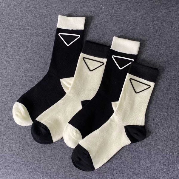 2021 designer men and women socks brands luxury sports winter letter knit sock hosiery cotton 4pcs/lot with box, Black
2021 designer men and women socks brands luxury sports winter letter knit sock hosiery cotton 4pcs/lot with box, Black