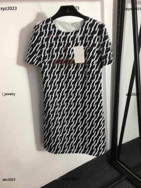 designer woman dress diamond studded letter decoration dress fashion short sleeved dress skirt june12, Black;gray
designer woman dress diamond studded letter decoration dress fashion short sleeved dress skirt june12, Black;gray