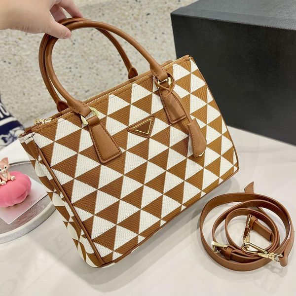tote bag lady famous designer cool practical large capacity plain cross body shoulder handbags
tote bag lady famous designer cool practical large capacity plain cross body shoulder handbags