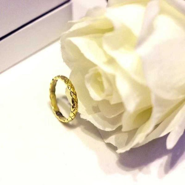 original boutique 18k gold diamond grid ring small fragrance women's rose card simple couple au750 colorful tail, Silver
original boutique 18k gold diamond grid ring small fragrance women's rose card simple couple au750 colorful tail, Silver