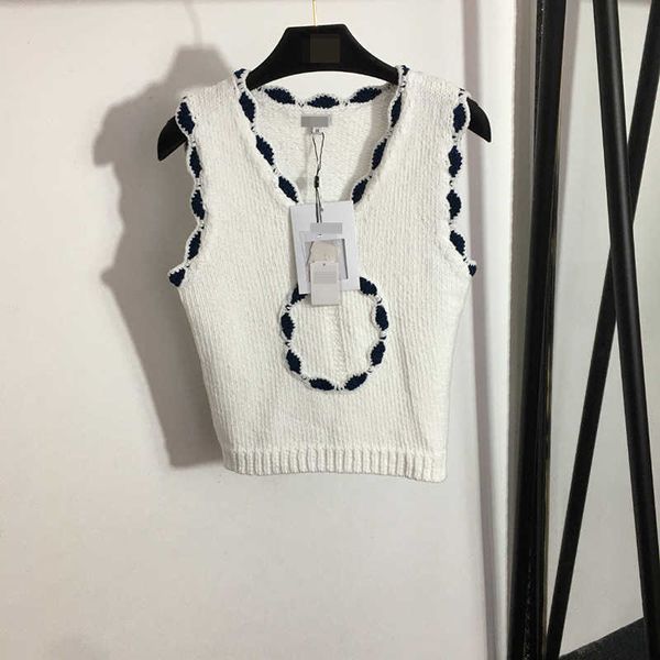 23ss womens knits women designer clothes small fragrant wave v-neck cashmere blended knitted tank small shirt women's versatile women c, White
23ss womens knits women designer clothes small fragrant wave v-neck cashmere blended knitted tank small shirt women's versatile women c, White