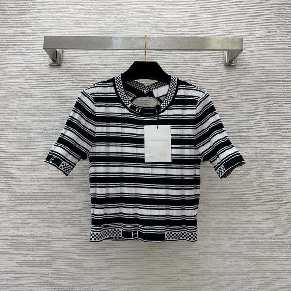 23ss womens knits women designer clothes new backless personalized design slim stripe letter logo elastic short knit women clothes, White;black
23ss womens knits women designer clothes new backless personalized design slim stripe letter logo elastic short knit women clothes, White;black