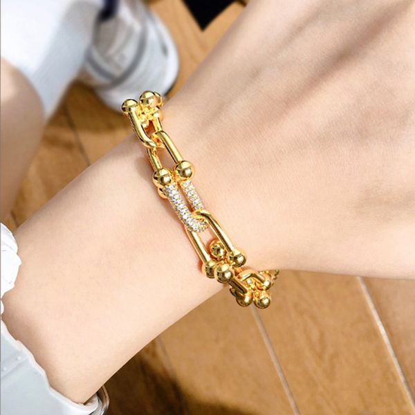 luxurys designers bracelet women charm 18k with non fading bracelet u shape t bracelet necklace ear stud with crystal for women fashion genu, Black
luxurys designers bracelet women charm 18k with non fading bracelet u shape t bracelet necklace ear stud with crystal for women fashion genu, Black