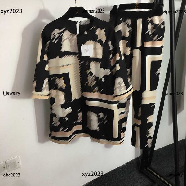 women tracksuits designer sports suit 2pcs diamond printed short sleeved t-shirt and high waisted straight pants #multiple product, Gray
women tracksuits designer sports suit 2pcs diamond printed short sleeved t-shirt and high waisted straight pants #multiple product, Gray