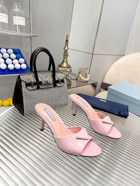 2023 classic sandals slide prad luxury designer ladies sandals summer fashion women leisure slippers pl111, Black
2023 classic sandals slide prad luxury designer ladies sandals summer fashion women leisure slippers pl111, Black