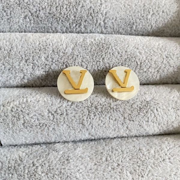 luxury studs cute size white shell stainless steel women designer earrings wholesale, Golden;silver
luxury studs cute size white shell stainless steel women designer earrings wholesale, Golden;silver