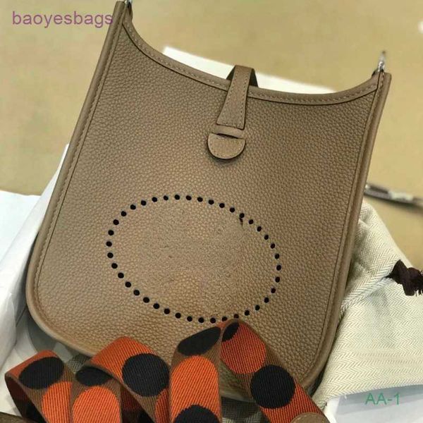 designer bag evelynbag thread wax bags 2023 tote mini h hand sewn cowhide women's togo leisure 18cm u1jy with logo 1hpn
designer bag evelynbag thread wax bags 2023 tote mini h hand sewn cowhide women's togo leisure 18cm u1jy with logo 1hpn