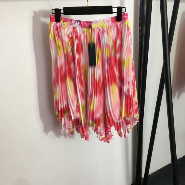 23ss designer skirts women designer clothes letter flower print irregular pleated short half skirt womens printed classical fashion flower s, Black
23ss designer skirts women designer clothes letter flower print irregular pleated short half skirt womens printed classical fashion flower s, Black