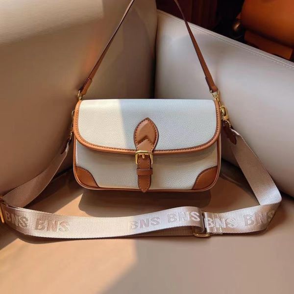 letters women luxury handbags classic solid stripe fastener square lattice baguette bag joker baguette restore ancient ways bag shoulder bag
letters women luxury handbags classic solid stripe fastener square lattice baguette bag joker baguette restore ancient ways bag shoulder bag
