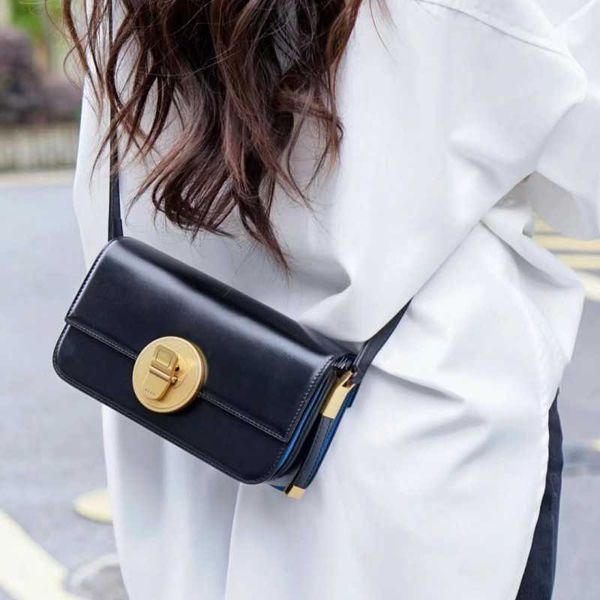 peco leather women's bag doudou same french stick bag small design tofu bag one shoulder crossbody women's bag
peco leather women's bag doudou same french stick bag small design tofu bag one shoulder crossbody women's bag
