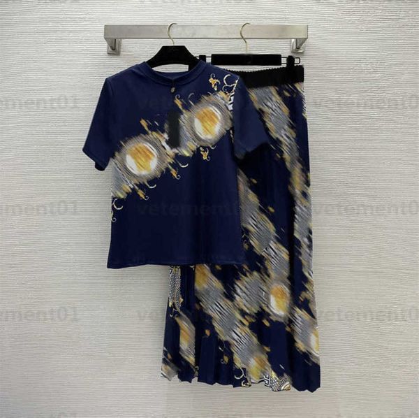 womens dress fashion two piece set medusa portrait vintage floral print slim version of short-sleeved tshirt elastic waist pleated skirts lo, White
womens dress fashion two piece set medusa portrait vintage floral print slim version of short-sleeved tshirt elastic waist pleated skirts lo, White