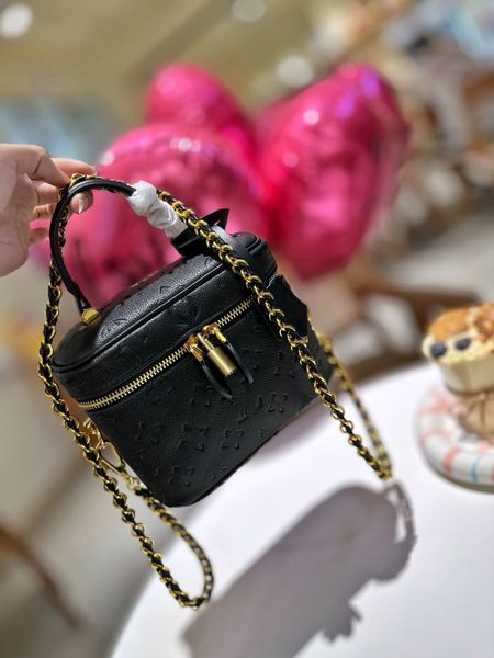 tz embossed cowhide vanity pm makeup bags soft box bag classic vintage cosmetic case gold metal chain shoulder crossbody bag women's fa
tz embossed cowhide vanity pm makeup bags soft box bag classic vintage cosmetic case gold metal chain shoulder crossbody bag women's fa