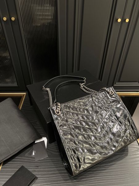 designer handbag tote chain bag leather women's bag large capacity shoulder bag quilted messenger bag
designer handbag tote chain bag leather women's bag large capacity shoulder bag quilted messenger bag