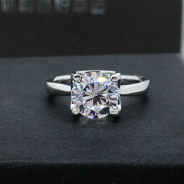 high version s925 sterling silver d color moissanite ring women's classic card tauren couple's wedding diamond
high version s925 sterling silver d color moissanite ring women's classic card tauren couple's wedding diamond