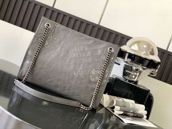 577999 classic women's shoulder bag italian crepe wax cowhide crossbody bag high-end custom quality hardware is all cowhide wrap capaci
577999 classic women's shoulder bag italian crepe wax cowhide crossbody bag high-end custom quality hardware is all cowhide wrap capaci